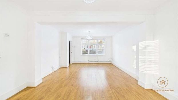 Arrowsmith Road, Chigwell, Essex, IG7 - Photo 1