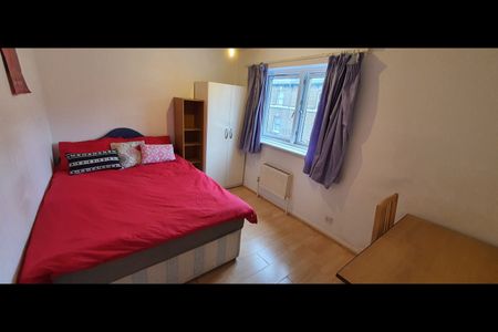 Room in a Shared House, London, SE17 - Photo 3