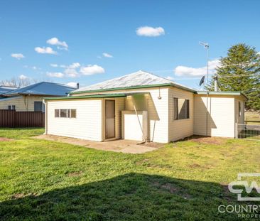 Family home in the heart of town - Photo 1