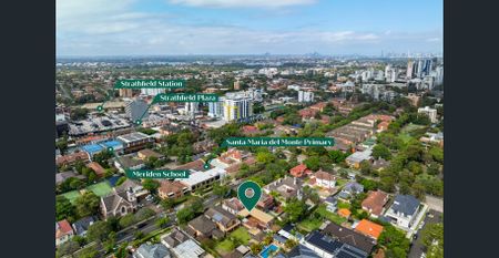 Spacious Family Home on the Golden Mile - Photo 2