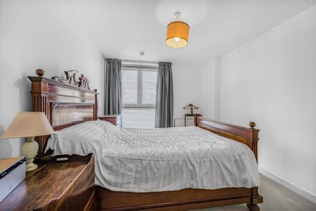 3 bedroom flat to rent - Photo 4