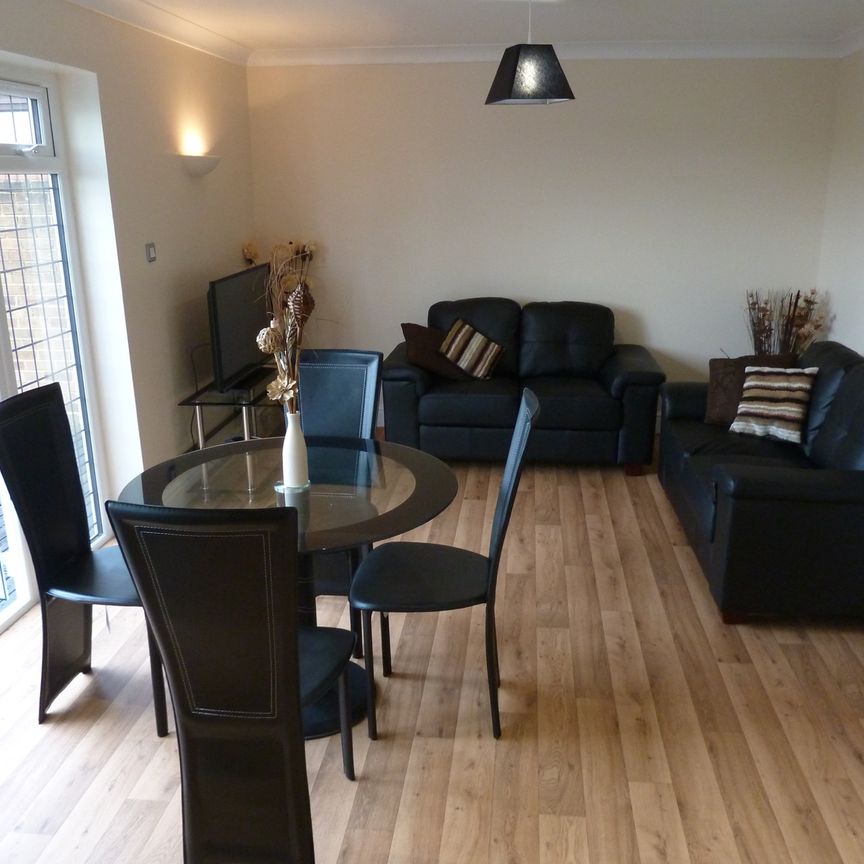 Oak Street 4 - Photo 1