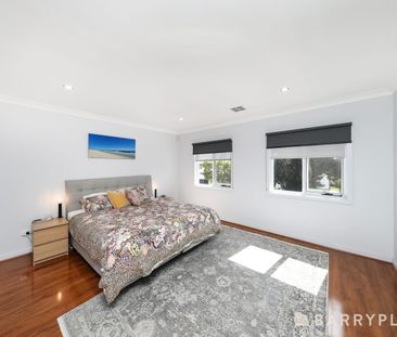 This impressive townhouse delivers a perfect combination of space, ... - Photo 5