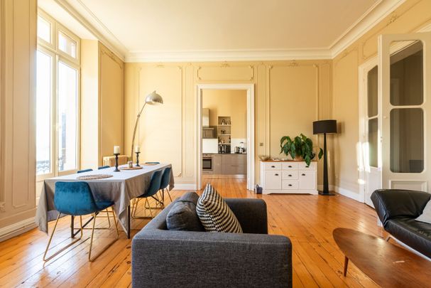 QUINCONCES - BALCON ET ASCENSEUR - Photo 1