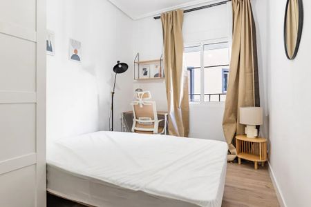 Carrer dels Sants Just i Pastor, Valencia, Valencian Community 46021 - Photo 2