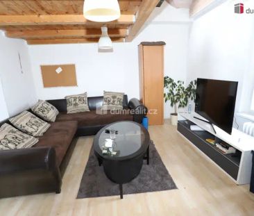 Pěkný mezonetový byt 3+1 v rodinné vile s možností užívat zahradu - Photo 1