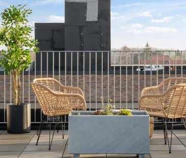 Stilfuld 2-værelses lejlighed med egen terrasse og stor stue - Photo 4