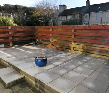 4 bedroom end of terrace house to rent - Photo 1