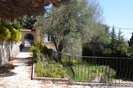 Location maison 5 pièces, 142.00m², Grasse - Photo 4