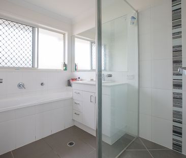 7 Sunrise Link, Pimpama QLD 4209 - House For Rent - $720 | Domain - Photo 2