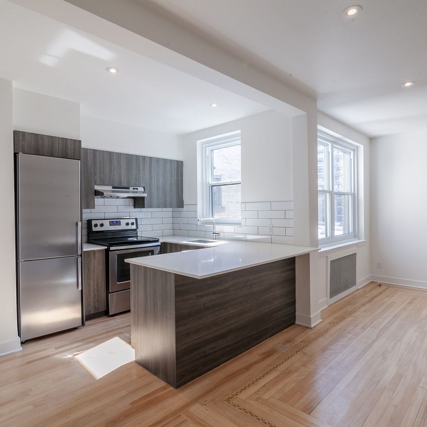 2105 Chomedey Street - Photo 1