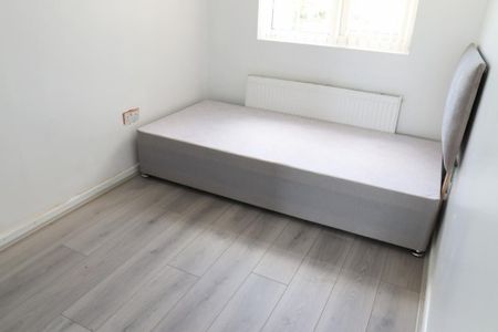 7 bedroom semi-detached house to rent - Photo 3