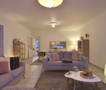 Zeer ruim 2 - slaapkamer appartement met garage en terras te huur i... - Photo 2