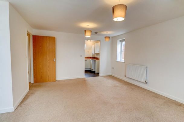 2 BED Flat To rent - Photo 1
