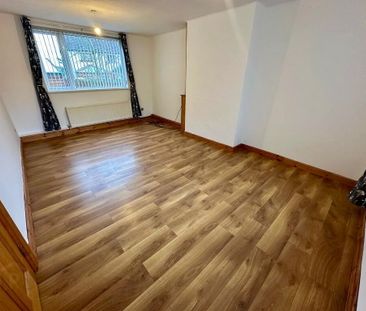 12 Margaret Avenue, Ballyclare, BT39 9HW - Photo 2