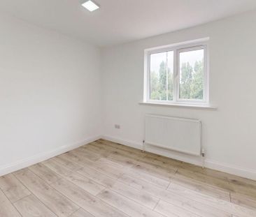 4 bedroom flat to rent - Photo 3