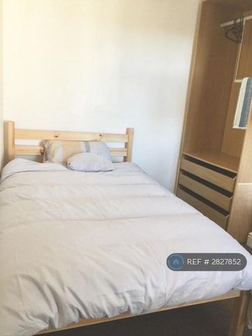 1 bedroom in a house share to rent - Photo 5