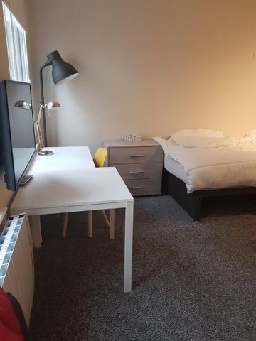 1 bedroom private hall to rent - Photo 2