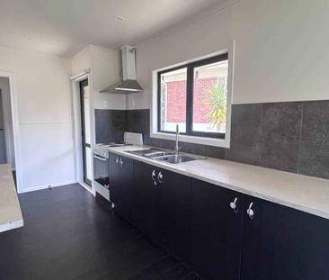 So much lawn, you might need a map! - Photo 4