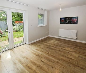 3 bedroom end of terrace house to rent - Photo 1