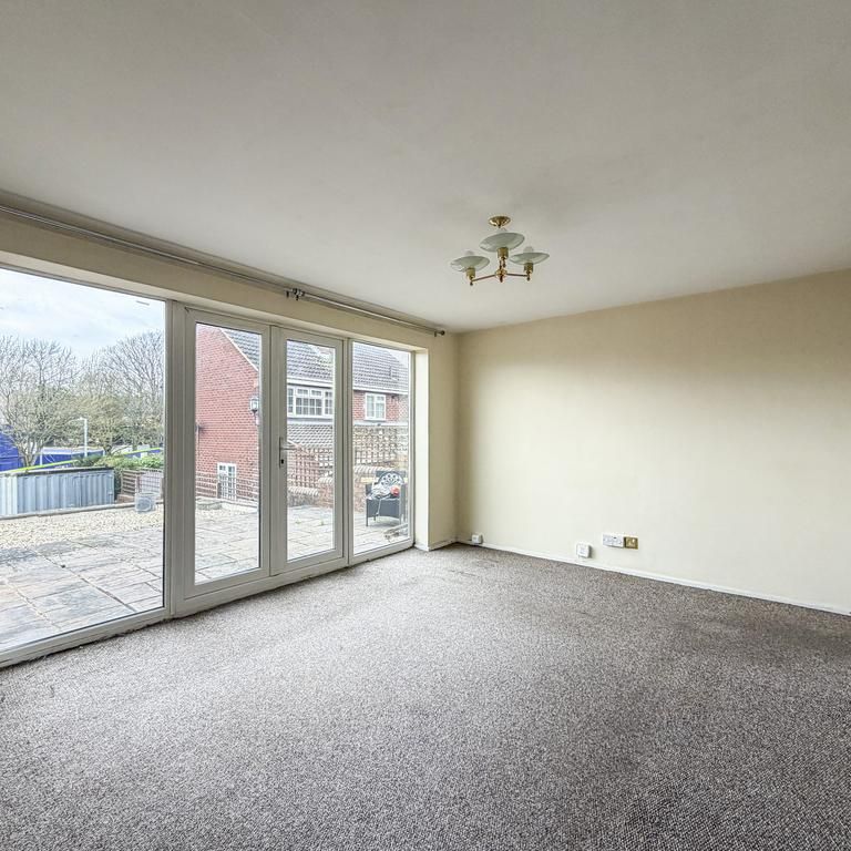 3 bedroom end of terrace house to rent - Photo 1