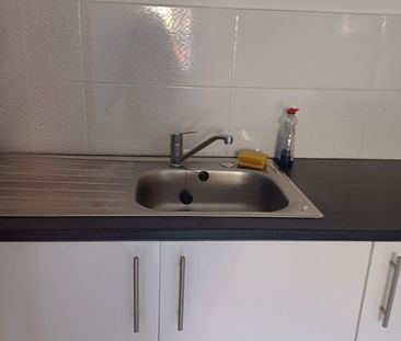 1 Bed Flat, Church Court, LS27 - Photo 2