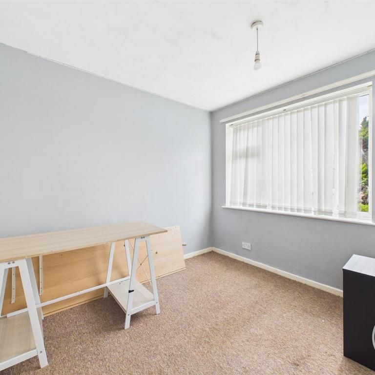 3 bedroom end of terrace house to rent - Photo 1