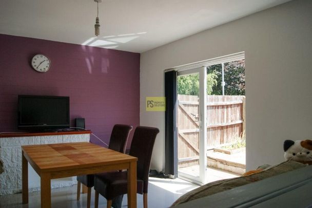 4 bedroom terraced house to rent - Photo 1