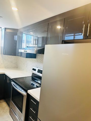 For Lease - 15 Dalecrest Road, Brampton, Ontario - Photo 2