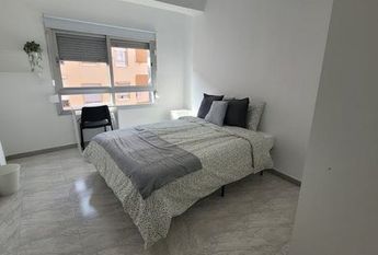 Carrer de Sant Lluís Bertran, Torrent, Valencian Community 46900