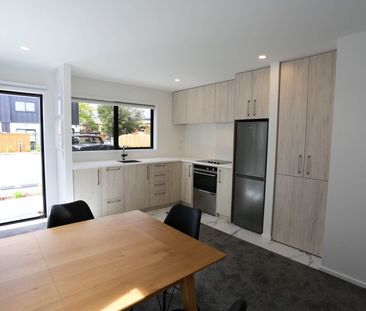 MERIVALE – 2 BEDROOM, 1 BATHROOM - Photo 3