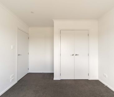 Modern 2-Bedroom Townhouse - The Perfect Lock-Up and Leave - Photo 5