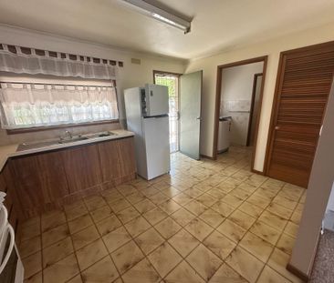 Neat and Tidy 2 Bedroom Unit - Photo 3