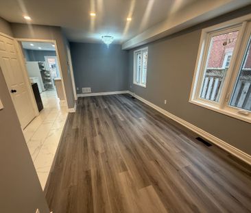 For Lease - 129 Lent Crescent, Brampton, Ontario - Photo 2