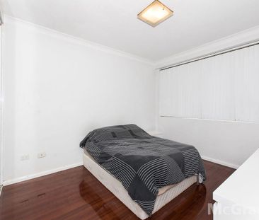 Two bedroom apartment in convenient location - Photo 4