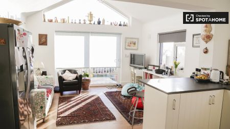 Room for rent in 2-bedroom house in Killiney, Dublin - Photo 5