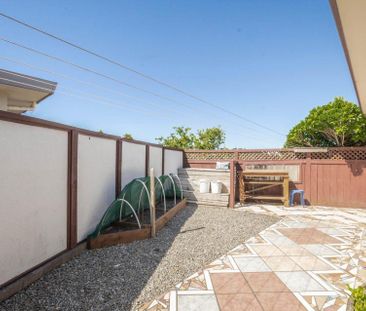 Family Home - Photo 3