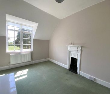 4 bedroom detached house to rent - Photo 2