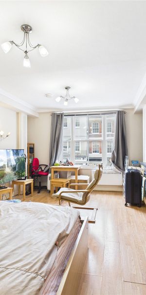 Market Street, Berkshire Market Street, Berkshire - Photo 1