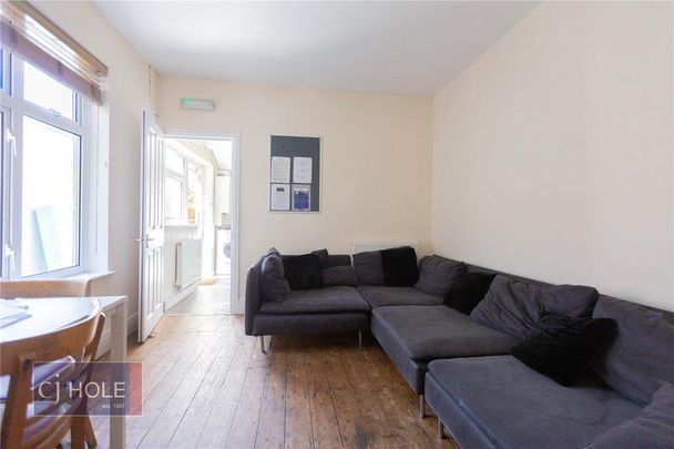 6 bedroom terraced house to rent - Photo 1