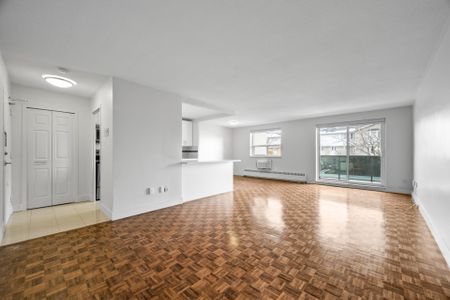 For Lease - 2300 Marine Drive Unit# 205, Oakville, Ontario - Photo 2