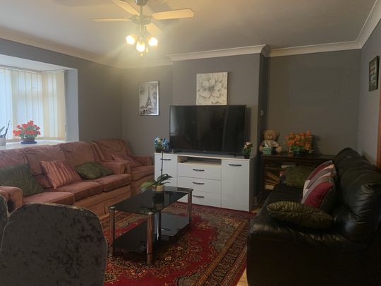 Woodhall Road, Sudbury - Photo 1