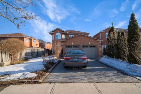 For Lease - 5 Claresholme Drive, Toronto, Ontario - Photo 3