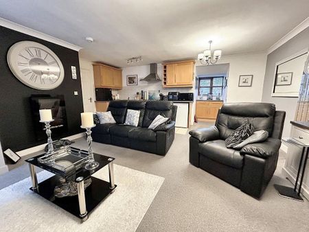 2 bedroom apartment to rent - Photo 3