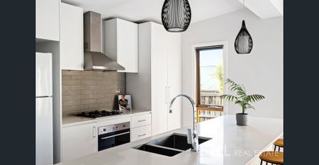 Charming Weatherboard with Space & Style - Photo 3