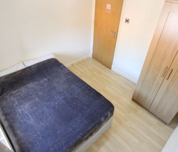 Delph Court, Woodhouse, Leeds, LS6 2HL - Photo 3