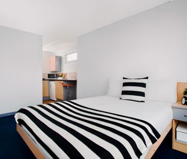 Premium Plus Ensuite - Photo 2