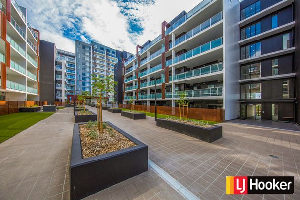 Stylish Greenway Apartment with Balcony and Study Nook - Photo 1