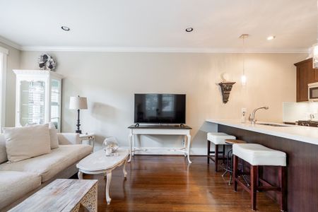 Luxury Townhouse for Rent in the Heart of Kitsilano! - Photo 5