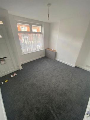 3 bedroom end of terrace house to rent - Photo 1